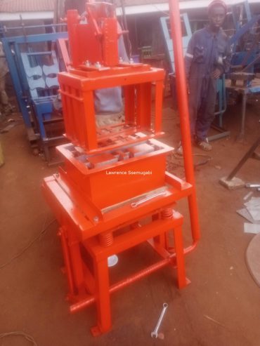 Electrical block making machine for two