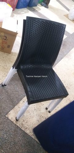 AMLESS CHAIR WITH STEEL LEGS